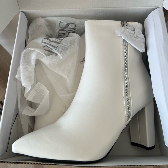 Women’s White Ankle Boots | Chelsea Low Heel NWT - Picture 2 of 9